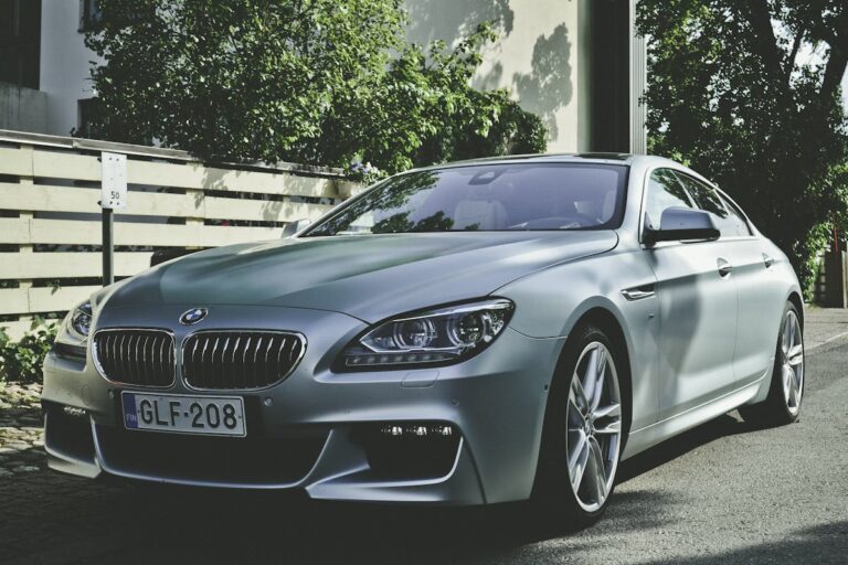 Quietschen der Autotür beseitigen – Ursachen und Lösungen für ruhigeres Fahren