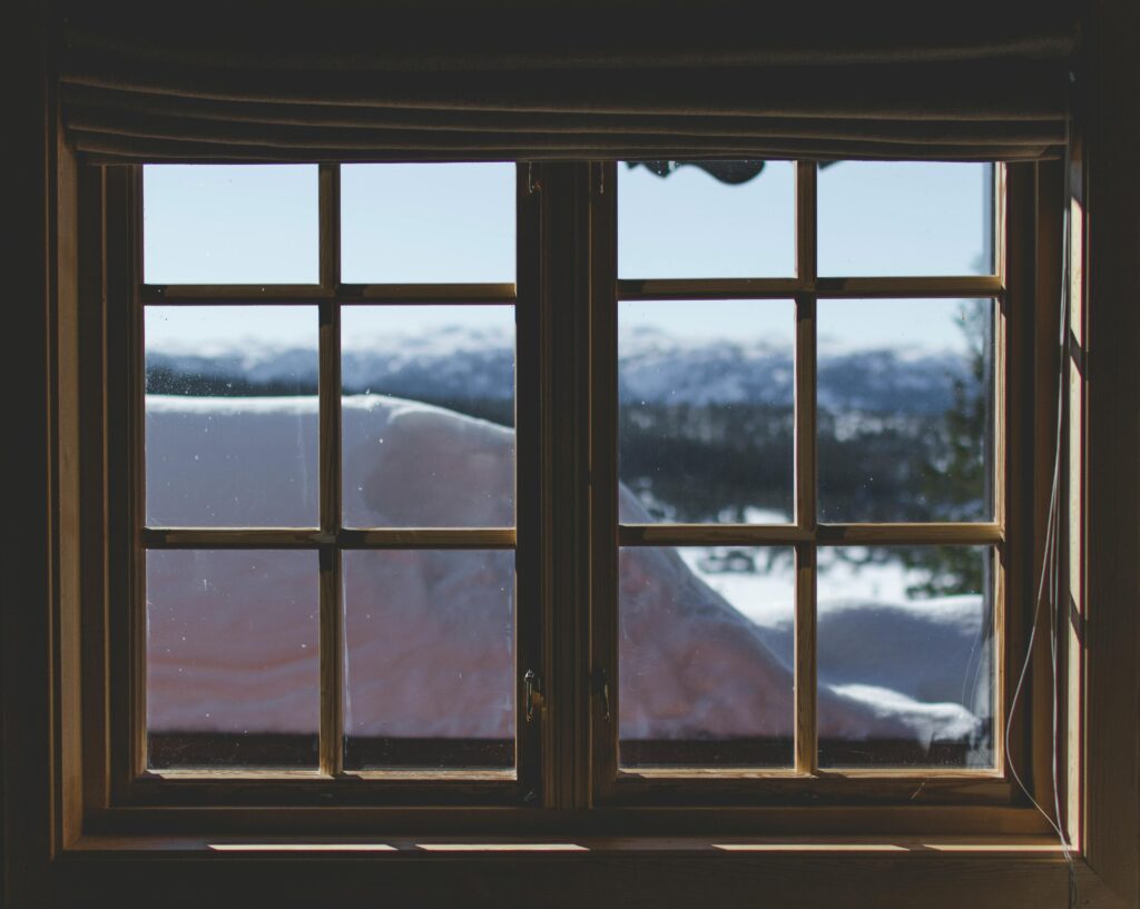 Warum löst sich die Dichtung am Fensterrahmen nach kurzer Zeit?