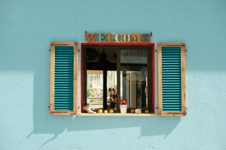 Warum wird das Holz meiner Fensterrahmen trotz Versiegelung rau?