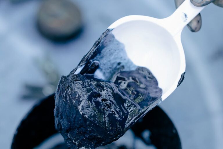 Teerflecken entfernen – Effektiv mit den besten Methoden